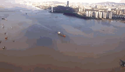 8月27日，长江沿岸某城市边检部门，使用零度智控的3V复合翼无人机对长江部分江面开展无人机巡查工作。8月27日，长江沿岸某城市边检部门，使用零度智控的3V复合翼无人机对长江部分江面开展无人机巡查工作。8月27日，长江沿岸某城市边检部门，使用零度智控的3V复合翼无人机对长江部分江面开展无人机巡查工作。.gif