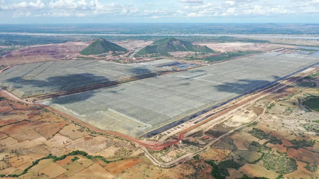 万宝矿产有限公司莱比塘铜矿位于缅甸蒙育瓦地区，属特大型斑岩铜矿，铜资源保有量558万吨。2010年6月，在中国时任总理温家宝和缅甸时任总理吴登盛见证下，万宝矿产与缅方签署了莱比塘铜矿开发协议，.webp.jpg