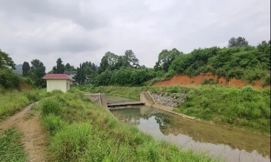飞行方向：跟随河道带状飞行.webp.jpg