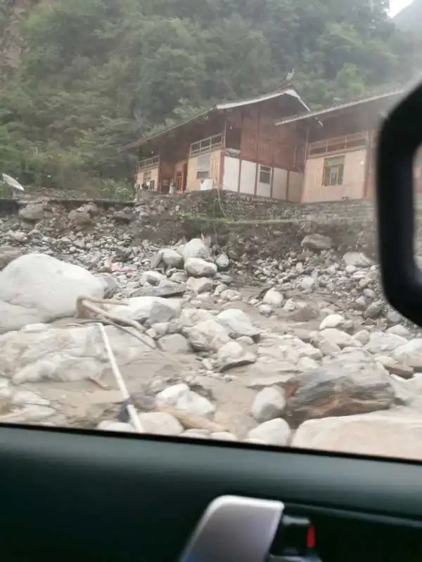 前往作业区域的路上.webp.jpg